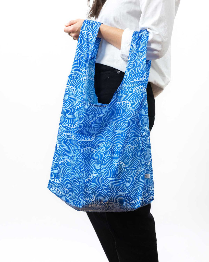 blue tote bag