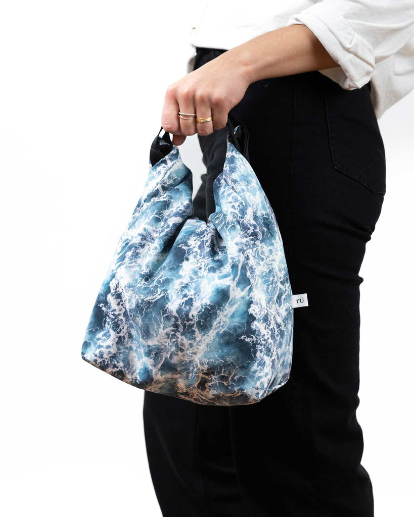 stylish lunch bag ocean print closeup